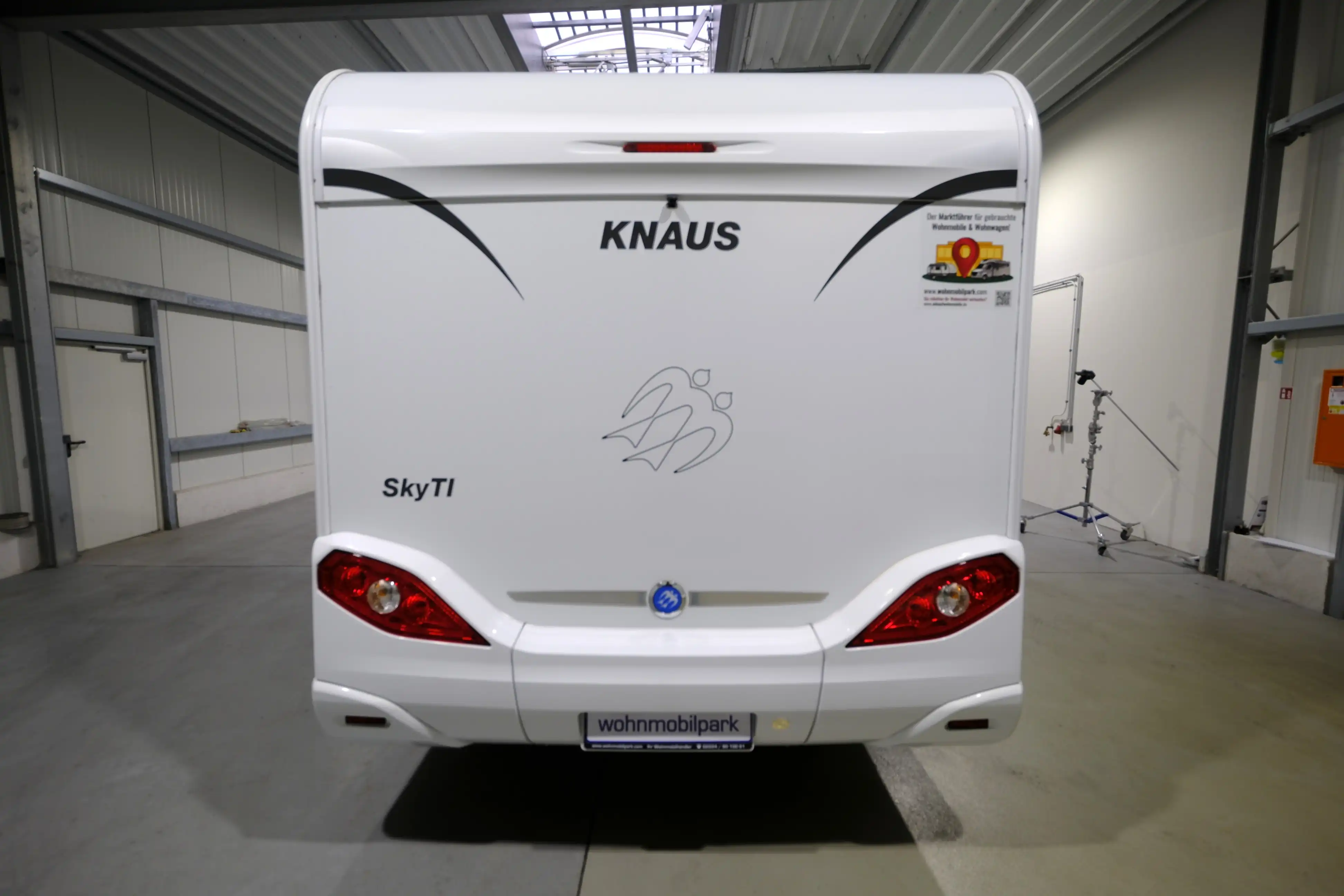 KNAUS Sky TI 700 MEG 